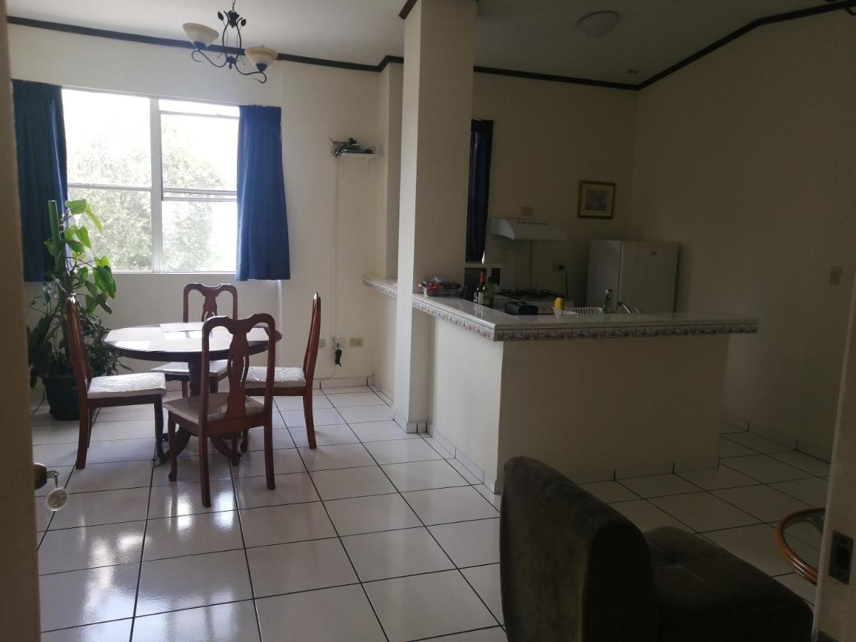 Hotel Villa Serena San Benito San Salvador Kültér fotó