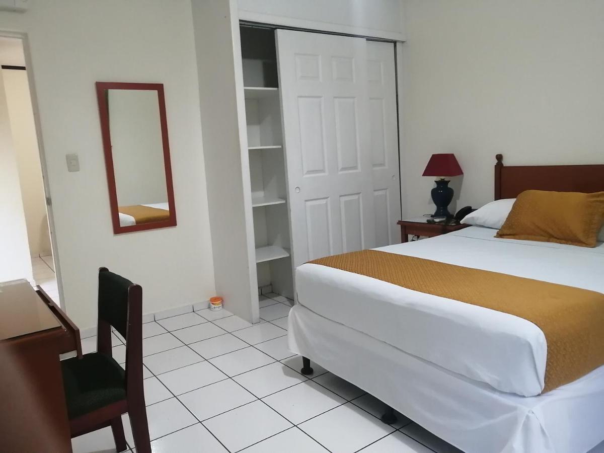 Hotel Villa Serena San Benito San Salvador Kültér fotó