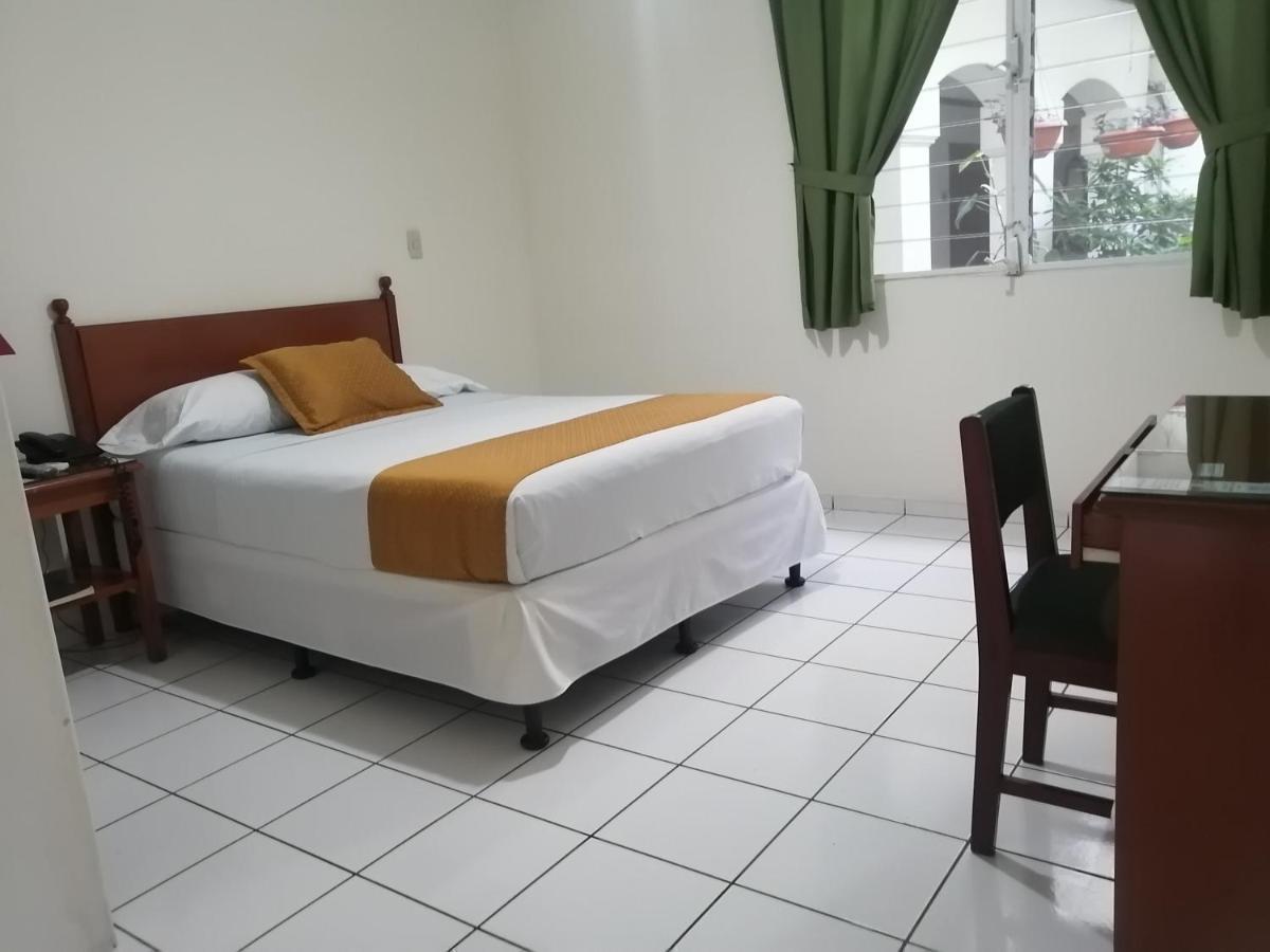 Hotel Villa Serena San Benito San Salvador Kültér fotó