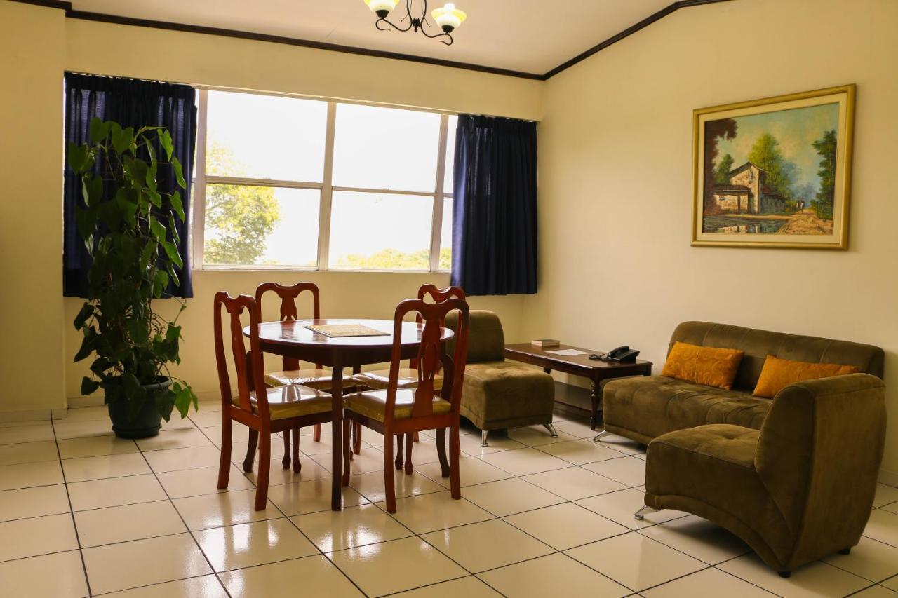 Hotel Villa Serena San Benito San Salvador Kültér fotó