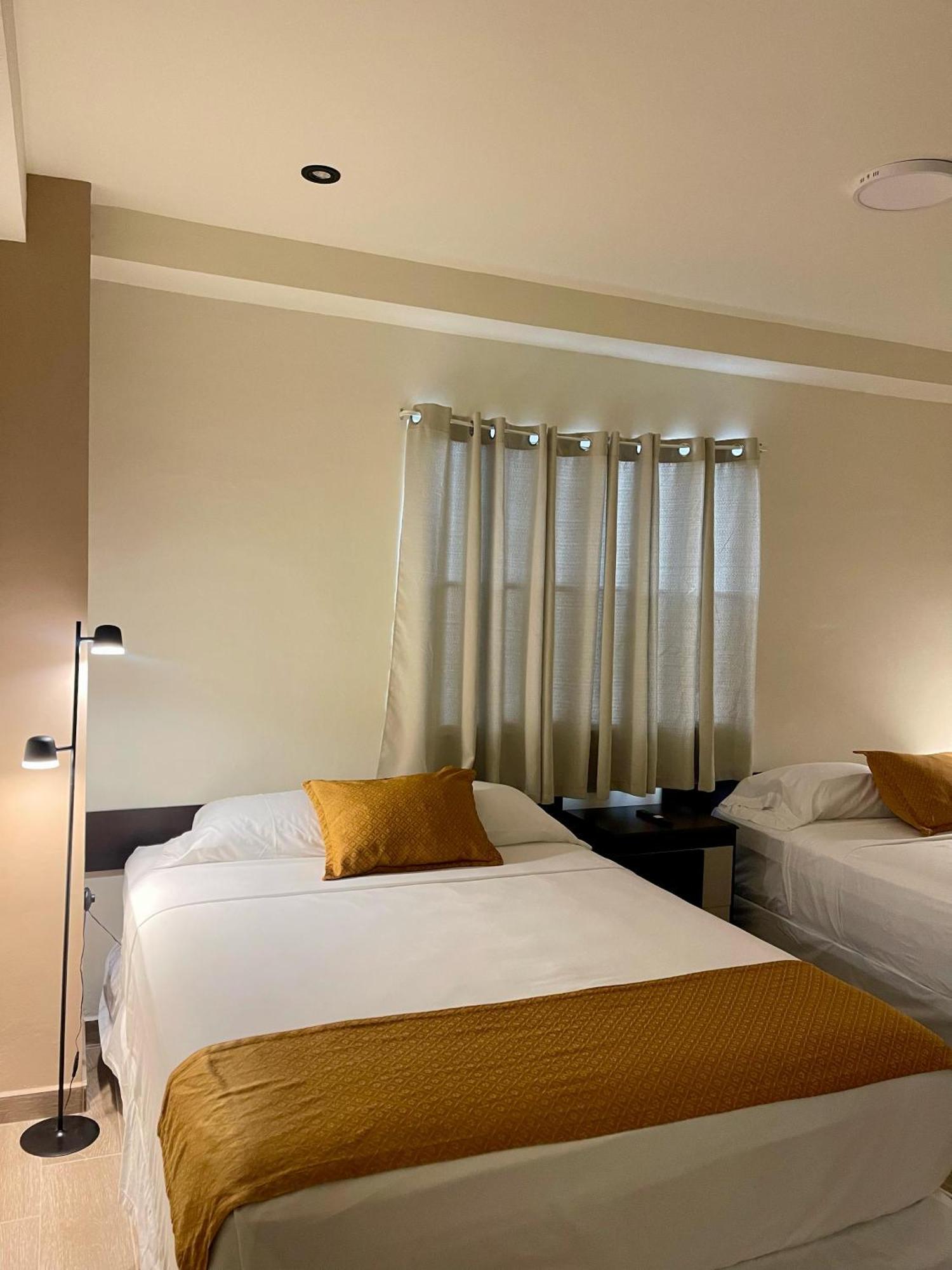 Hotel Villa Serena San Benito San Salvador Kültér fotó